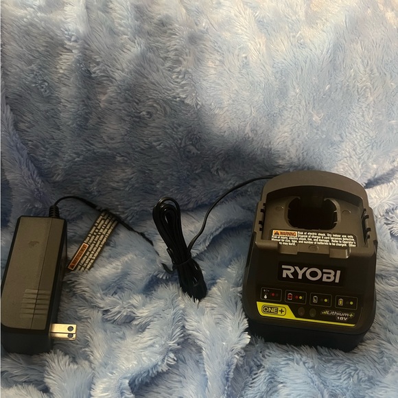 Ryobi Lithium ONE+ 18V charger~ New - Picture 1 of 3